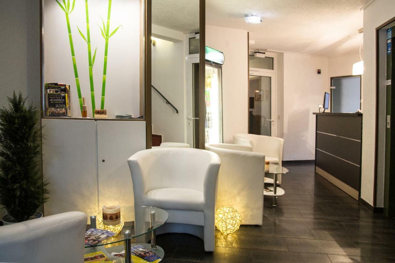 Kirchberg Hotel Garni Sarrebruck Extérieur photo