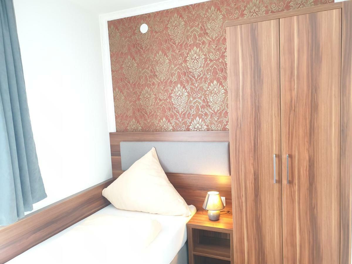 Kirchberg Hotel Garni Sarrebruck Extérieur photo