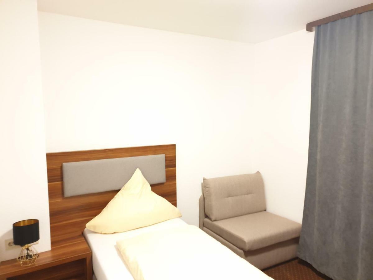 Kirchberg Hotel Garni Sarrebruck Extérieur photo
